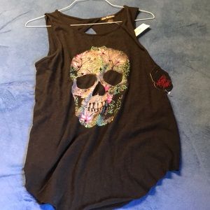 Black skull tank top